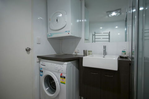 Adelaide DressCircle Apartments - Archer Street - Dalby Accommodation 16