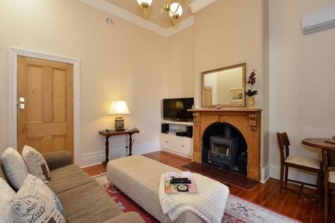 Trafalgar Premium Vintage Suites - Dalby Accommodation 3