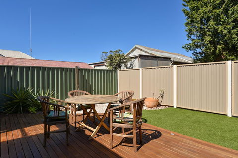 Trafalgar Premium Vintage Suites - Dalby Accommodation 11