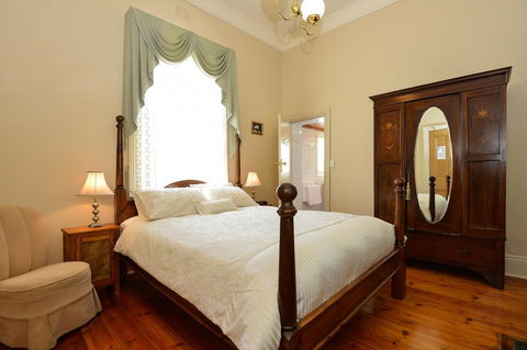 Trafalgar Premium Vintage Suites - Dalby Accommodation 6