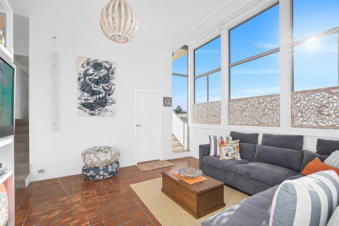 Beachfront Bliss - Dalby Accommodation 8