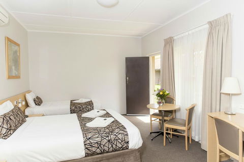 Bathurst Motor Inn - Dalby Accommodation 24