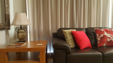 Jacaranda Homestay - Dalby Accommodation 6