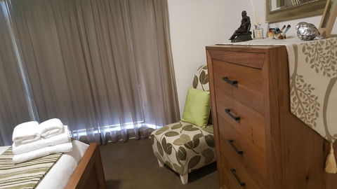 Jacaranda Homestay - Dalby Accommodation 10