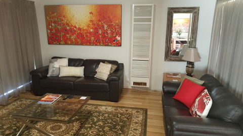 Jacaranda Homestay - Dalby Accommodation 7