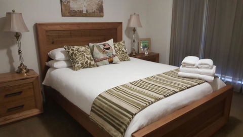 Jacaranda Homestay - Dalby Accommodation 8
