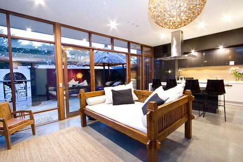 Sticky Rice Villas - Dalby Accommodation 11