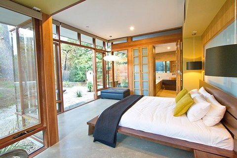 Sticky Rice Villas - Dalby Accommodation 7