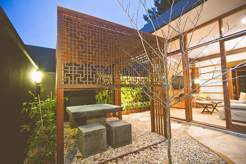 Sticky Rice Villas - Dalby Accommodation 9