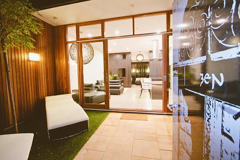 Sticky Rice Villas - Dalby Accommodation 19