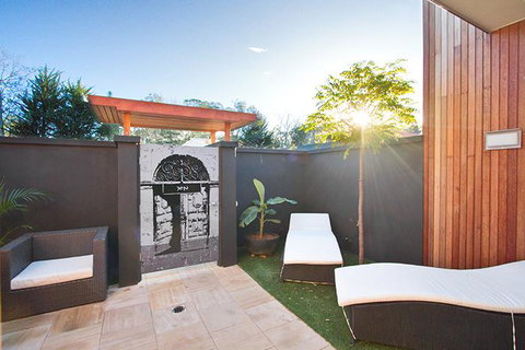 Sticky Rice Villas - Dalby Accommodation 23