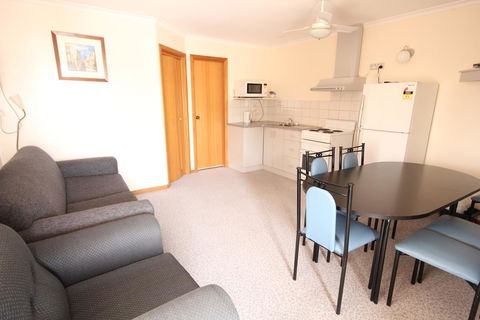 Port Vincent Motel & Apartments - Dalby Accommodation 20