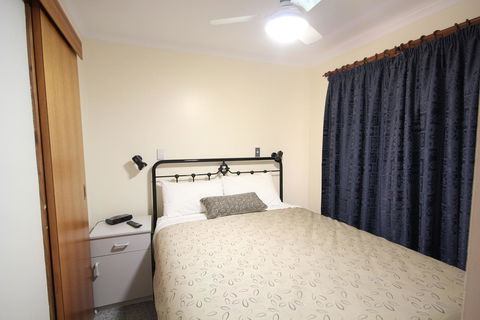 Port Vincent Motel & Apartments - Dalby Accommodation 18