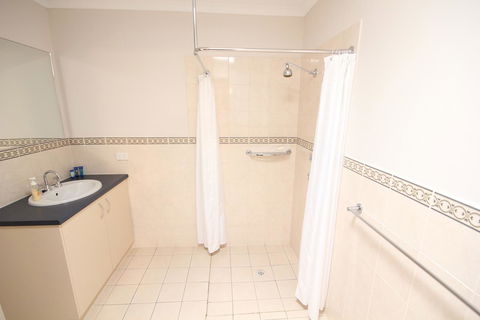 Port Vincent Motel & Apartments - Dalby Accommodation 12