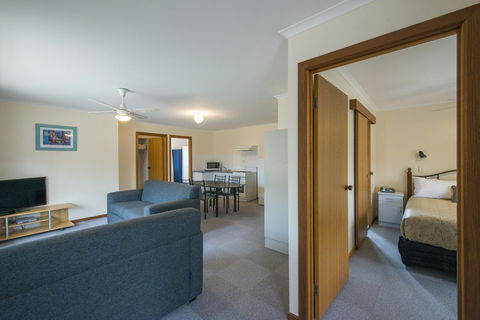 Port Vincent Motel & Apartments - Dalby Accommodation 17