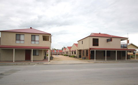 Port Vincent Motel & Apartments - Dalby Accommodation 0
