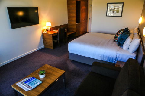 Port Lincoln Hotel - Dalby Accommodation 11
