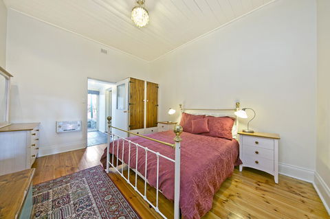Vineyard Cottage BnB - Dalby Accommodation 2