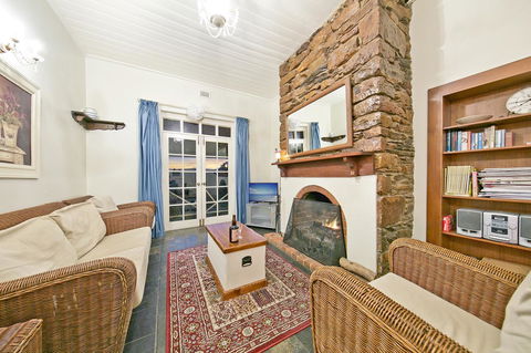 Vineyard Cottage BnB - Dalby Accommodation 3
