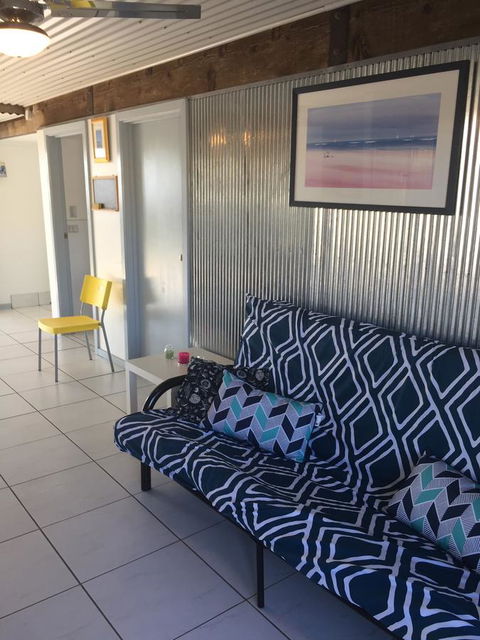 SHAKIN' SHACK - Dalby Accommodation 10