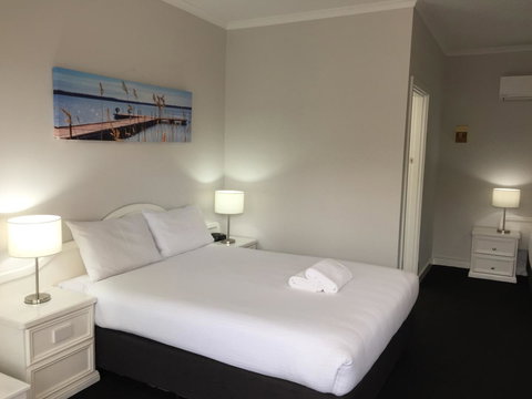 Hilton Beachfront Motel - Dalby Accommodation 5