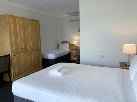 Hilton Beachfront Motel - Dalby Accommodation 11