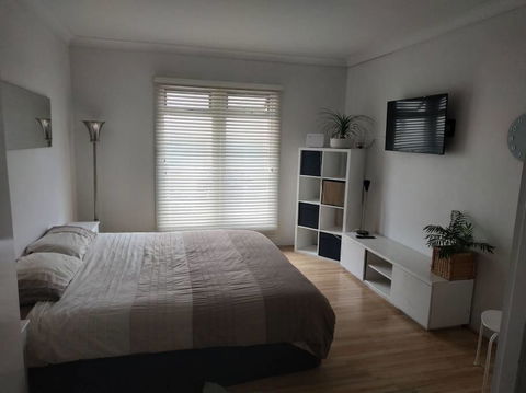 Diamond On Olive - Dalby Accommodation 3