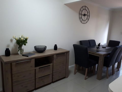 Townhouse On The Marina - Dalby Accommodation 2