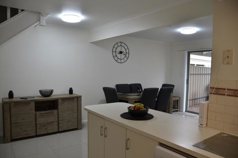 Townhouse On The Marina - Dalby Accommodation 19