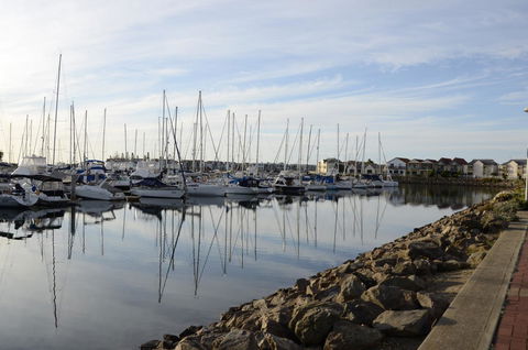 Townhouse On The Marina - Dalby Accommodation 13