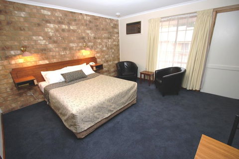 Clare Central - Dalby Accommodation 41