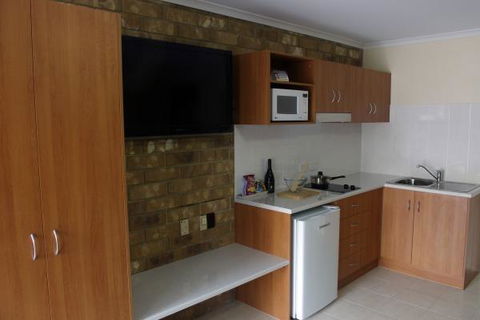 Clare Central - Dalby Accommodation 29