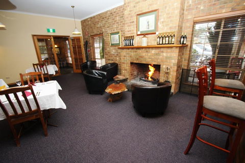 Clare Central - Dalby Accommodation 25