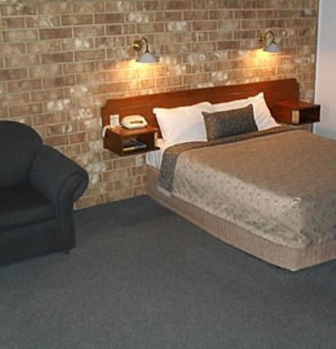 Clare Central - Dalby Accommodation 21