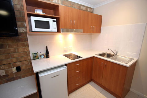 Clare Central - Dalby Accommodation 36