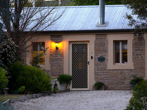 Riesling Trail & Clare Valley Cottages - Dalby Accommodation 4