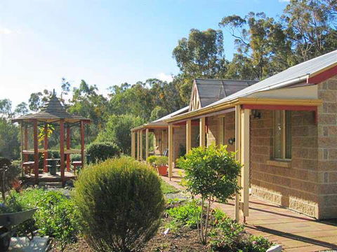 Riesling Trail & Clare Valley Cottages - Dalby Accommodation 0