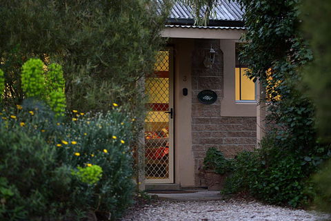 Riesling Trail & Clare Valley Cottages - Dalby Accommodation 1