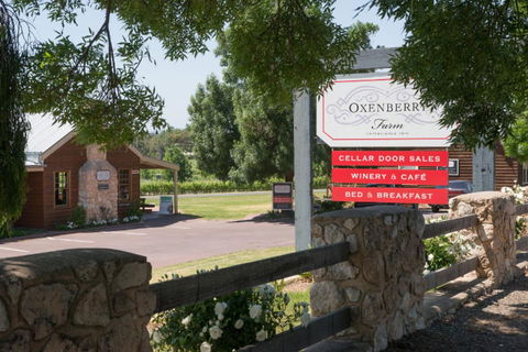 OXENBERRY FARM - Dalby Accommodation 0