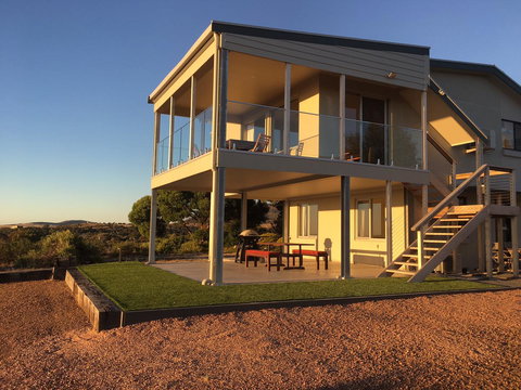Southern Ocean Lookout - Dalby Accommodation 11