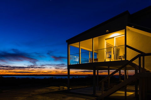 Southern Ocean Lookout - Dalby Accommodation 0