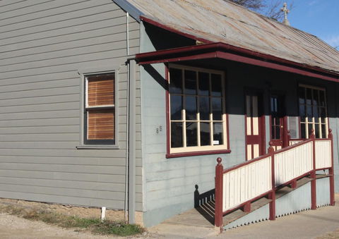 Wallace Lodge - PID-STRA-16871 - Dalby Accommodation 1