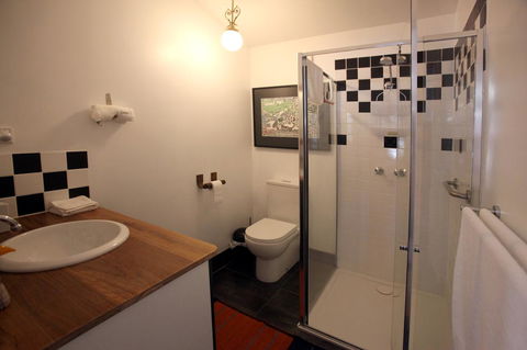 Wallace Lodge - PID-STRA-16871 - Dalby Accommodation 6