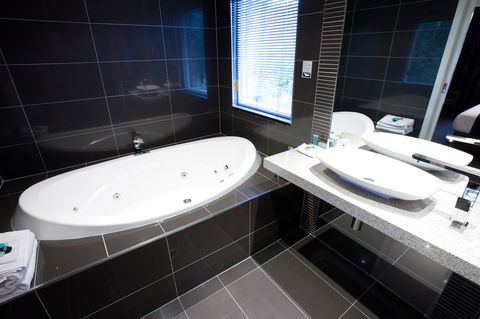 The Commodore - Dalby Accommodation 30