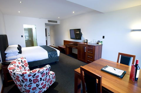 The Commodore - Dalby Accommodation 35