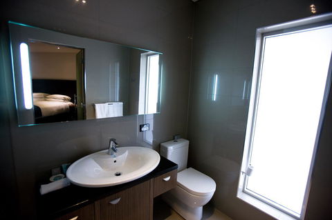 The Commodore - Dalby Accommodation 13