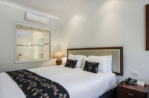 The Commodore - Dalby Accommodation 6