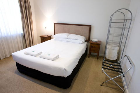 The Commodore - Dalby Accommodation 22