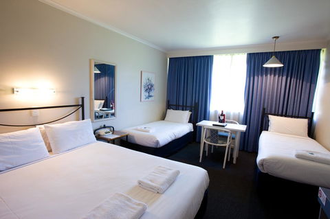 The Commodore - Dalby Accommodation 26