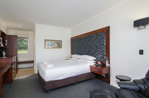 The Commodore - Dalby Accommodation 39